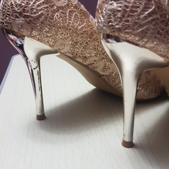 Heels - Picture 4 of 4